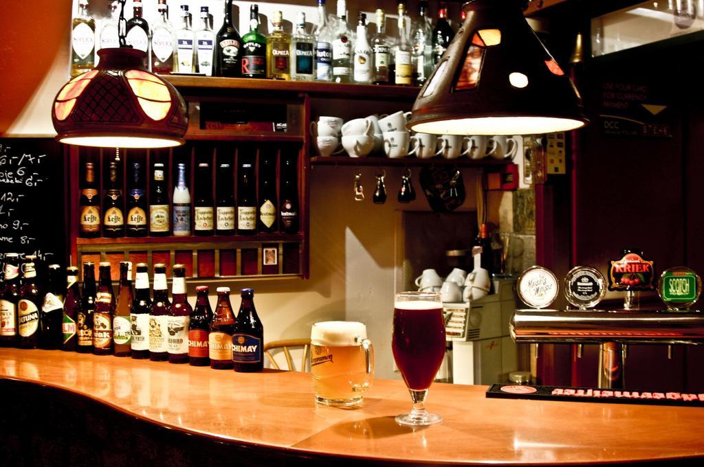 Academus Pub & Guest House Wroclaw Dış mekan fotoğraf