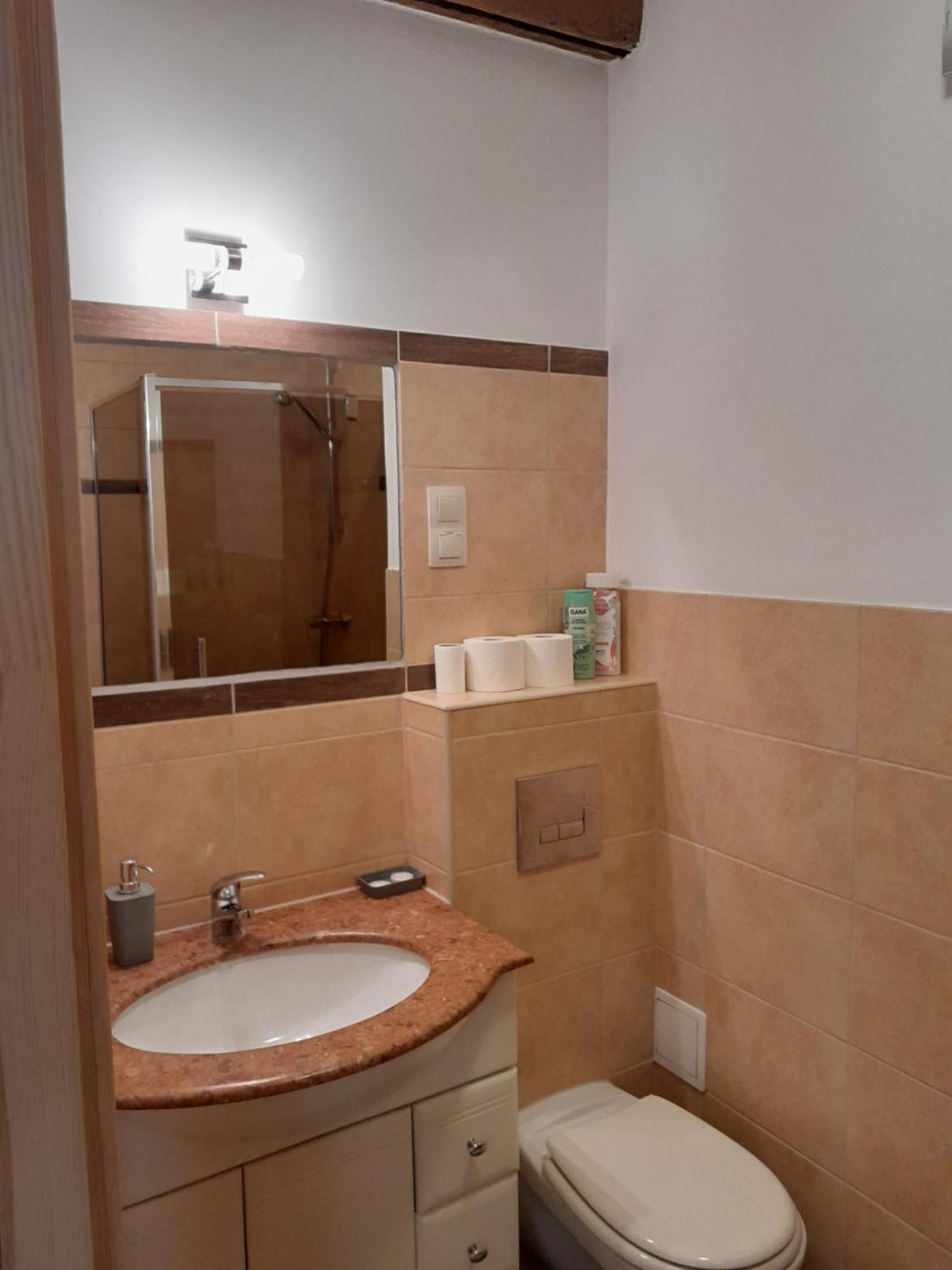 Academus Pub & Guest House Wroclaw Dış mekan fotoğraf