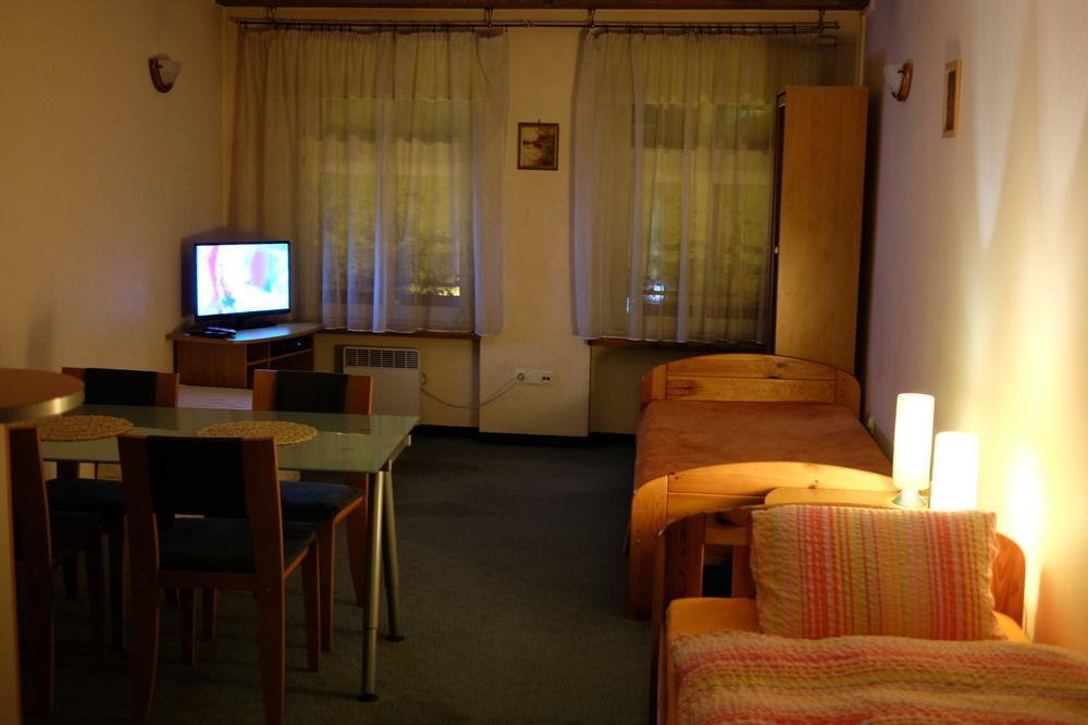 Academus Pub & Guest House Wroclaw Dış mekan fotoğraf
